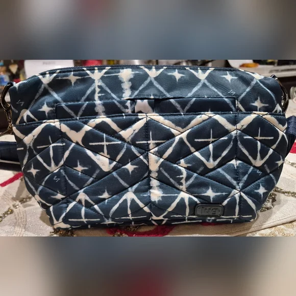 Lug Flare RFID Crossbody Navy Diamond Polyester Zip, Excellent Condition - Picture 1 of 5